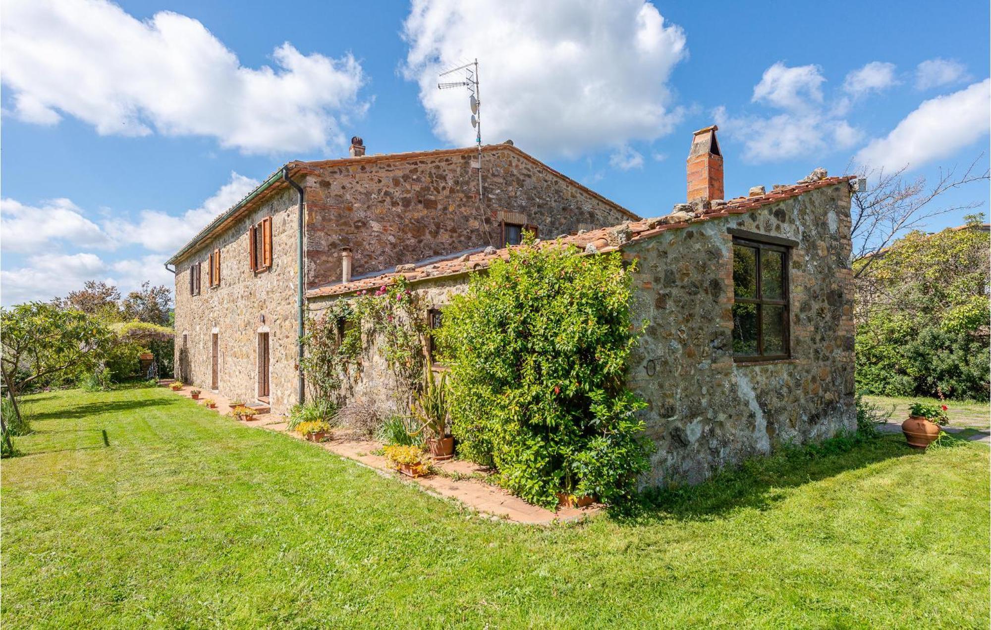 Cozy Home In Massa Marittima Gr With Kitchen Extérieur photo